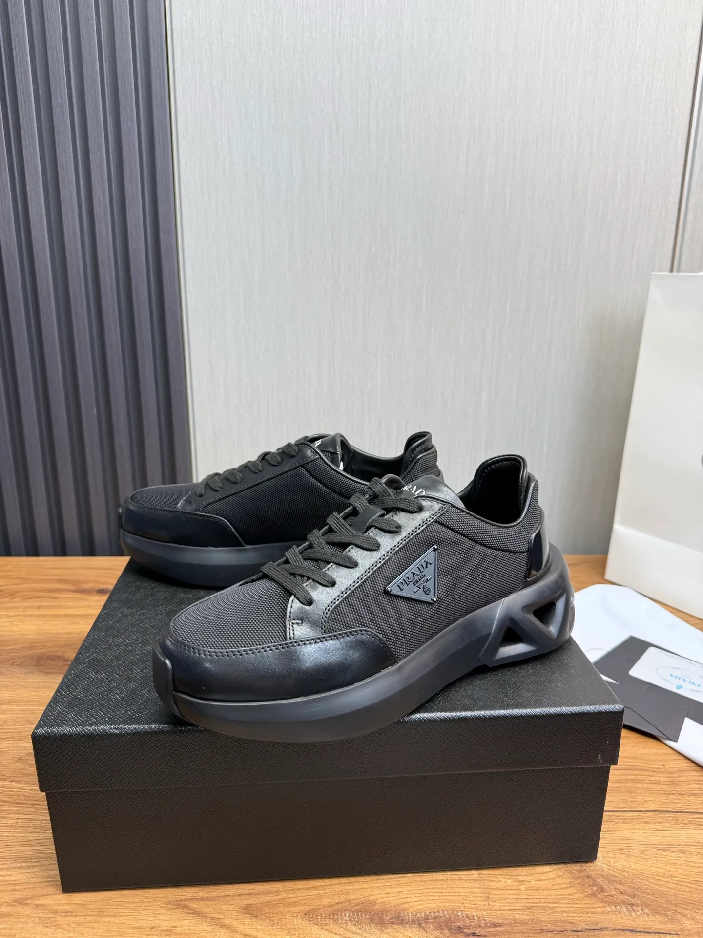 Men's shoes 💰760💰 [PRADA] New models synchronized with the official website, high-quality shipments ✔️Best sellers🔥 Original cowhide + cowhide lining, 1🆚1 replica, original original sole, 38-45 (men's 38.45 custom-made, non-refundable)